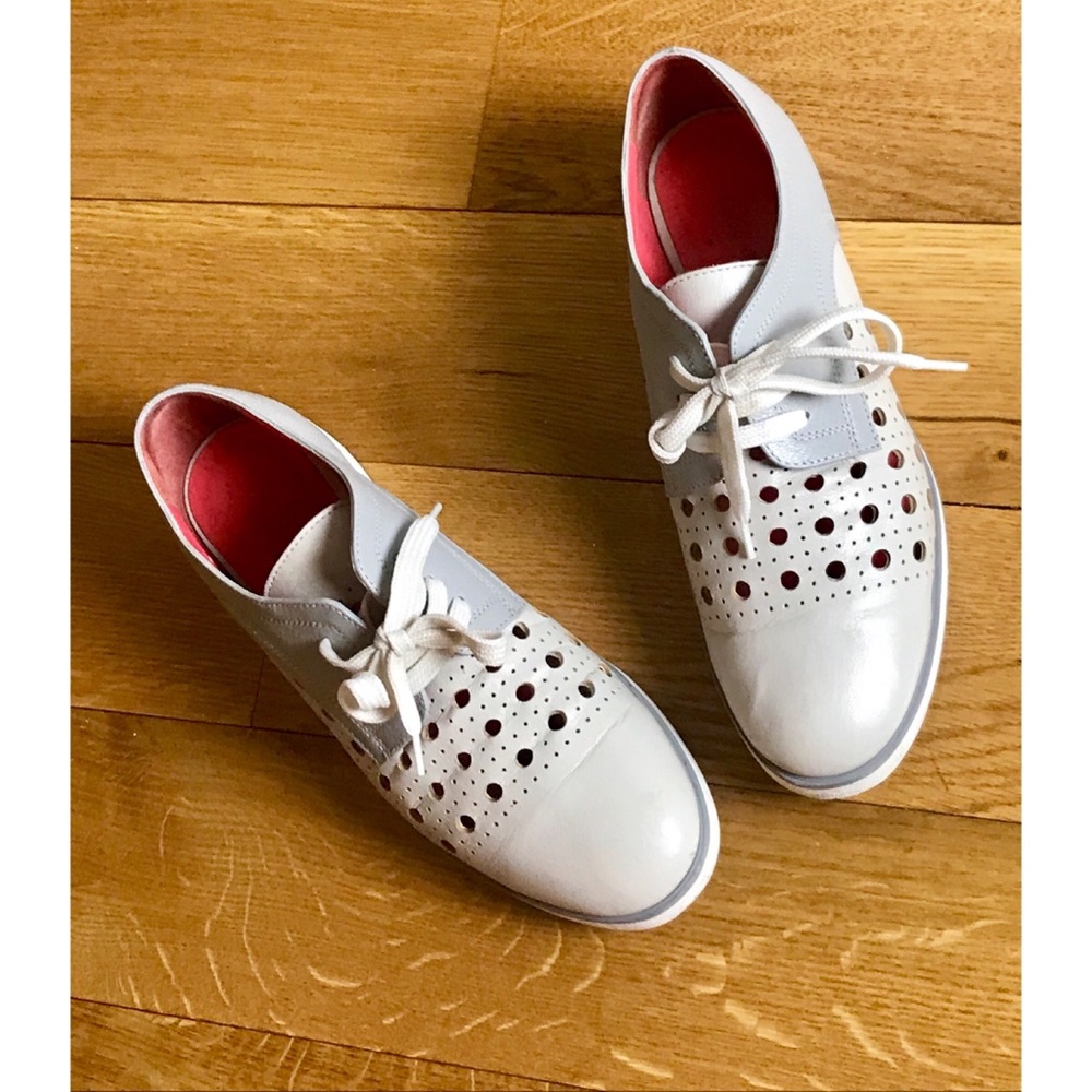 Pas de Rouge Oxfords